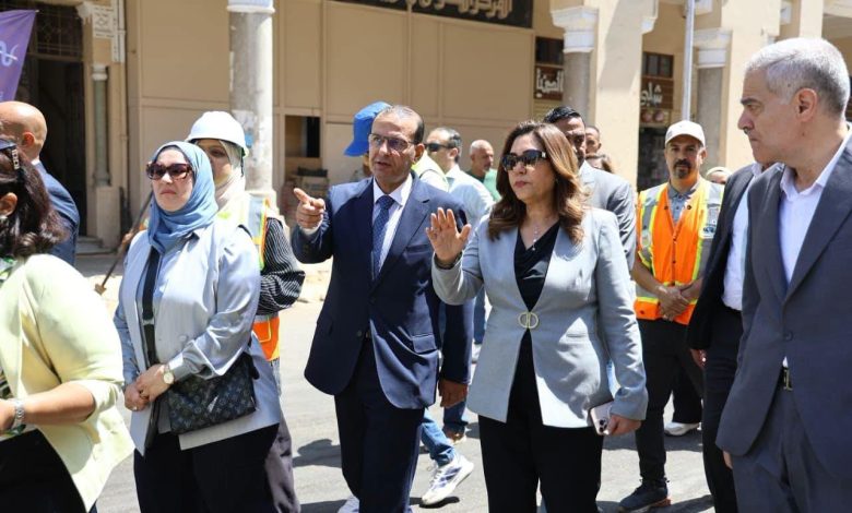 د.منال عوض تتفقد الموقف التنفيذي لأعمال تطوير شارع إبراهيم باشا بمنطقة الكوربة بمصر الجديدة