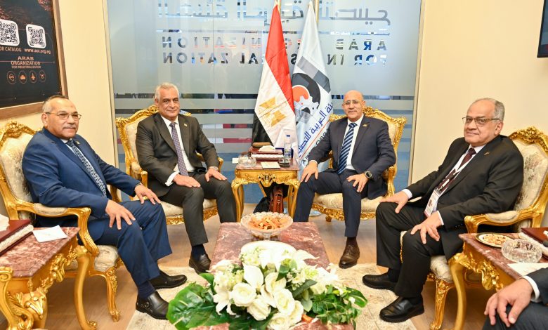 رئيس الهيئة العربية للتصنيع ووزير الدولة للإنتاج الحربي يبحثان سبل تعزيز التعاون والتكامل الصناعي في الصناعات الدفاعية والمدنية