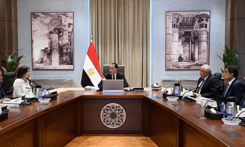 رئيس الوزراء يتابع جهود تنمية وتطوير الساحل الشمالي الغربي