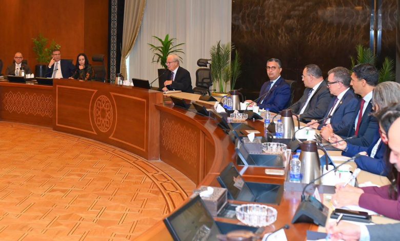 الدكتور حسين عيسى يترأس اجتماع المجموعة الوزارية لريادة الأعمال