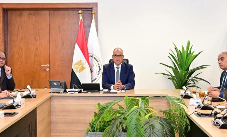الدكتور سويلم يتابع جهود الإصلاح الهيكلي والمؤسسي بوزارة الموارد المائية والري