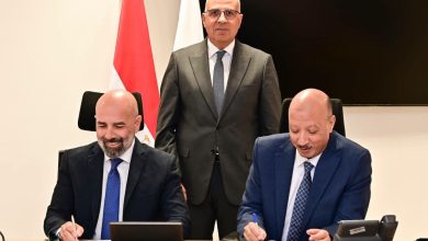 الدكتور سويلم يشهد توقيع اتفاقية تنفيذ برنامج بناء التميز