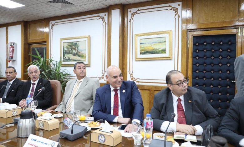 عبد الباري يشهد إجتماع المجلس الأعلى للجامعات بجامعة المنيا بالتزامن مع أسبوع شباب الجامعات الرابع عشر