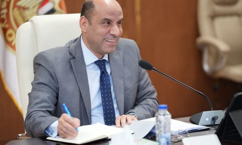 وزير العمل: اعتماد 5732 ناجحًا بمهنة "مساعد الخدمات الصحية"