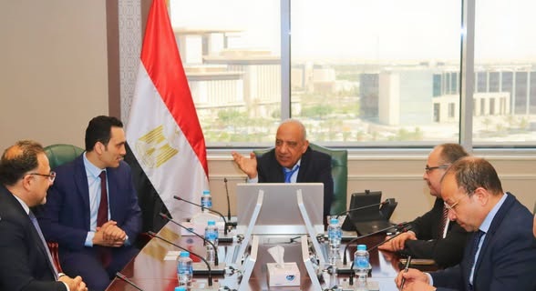 عصمت يبحث مع مسئولي شركة هيدروفولتا "Hydrovolta" البلجيكية التعاون في مجالات أنظمة المعالجة الكهروكيميائية للمياه الجوفية وتحلية مياه البحر
