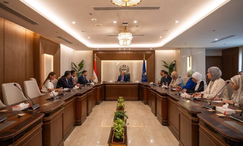 رئيس هيئة الدواء المصرية يبحث مع شركة بيرنا المكسيكية آفاق الاستثمار والتعاون الدوائي