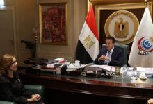 عبد الغفار يستقبل سفيرة مصر لدى سنغافورة لبحث آفاق التعاون الصحي بين البلدين