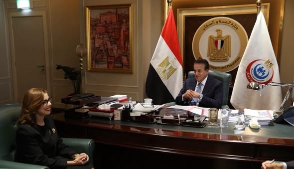 عبد الغفار يستقبل سفيرة مصر لدى سنغافورة لبحث آفاق التعاون الصحي بين البلدين