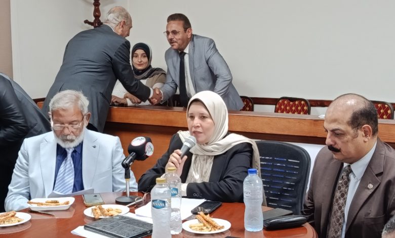 عميد كلية الدراسات العليا والبحوث البيئية