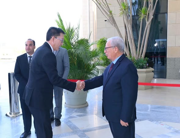 د. حسين عيسى يستقبل النائب الثاني لرئيس مجلس النواب التايلاندي لبحث تعزيز التعاون بين البلدين