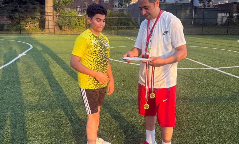 محمد فخري.. من إنجازات الكرة المصرية إلى صناعة المواهب في أمريكا