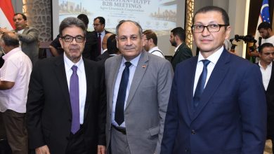 نقيب البيطريين يبحث مع سفير أوزبكستان فرص عمل للأطباء المصريين