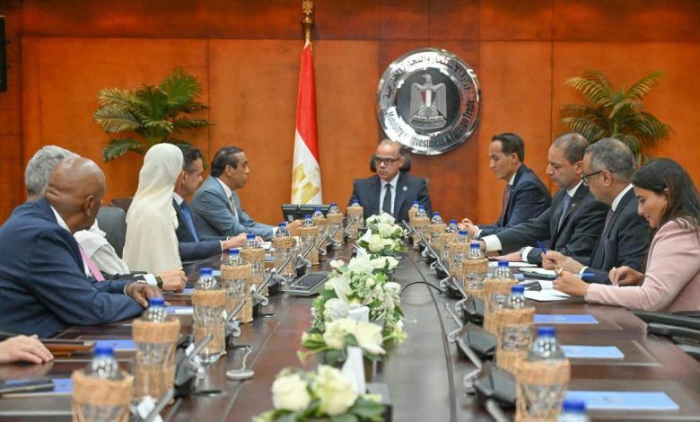 وزير الاستثمار يلتقي الرئيس التنفيذي لمجموعة الفطيم لبحث فرص التوسع وزيادة الاستثمارات في مصر