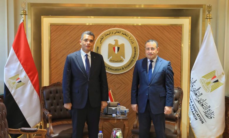 وزير التعليم العالي يستقبل محافظ البحر الأحمر لتعزيز التعاون المشترك ودعم جهود التنمية بالمحافظة