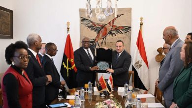 ويوقعان مذكرة تفاهم لتعزيز التعاون الثقافي والفني
