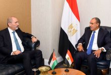 وزير الخارجية ونظيره الأردني يبحثان تعزيز العلاقات الثنائية والتطورات الإقليمية