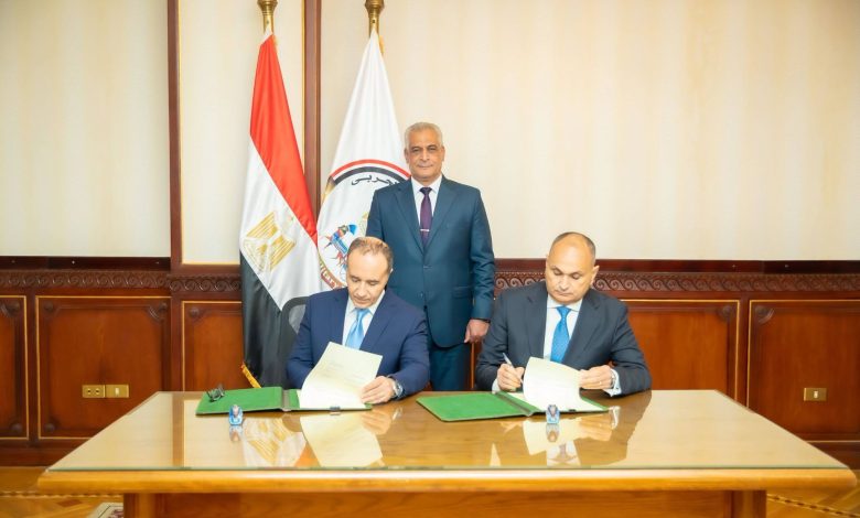 وزير الدولة للإنتاج الحربي يشهد توقيع مذكرة تفاهم بين «تويا تكنولوجي» وIntel