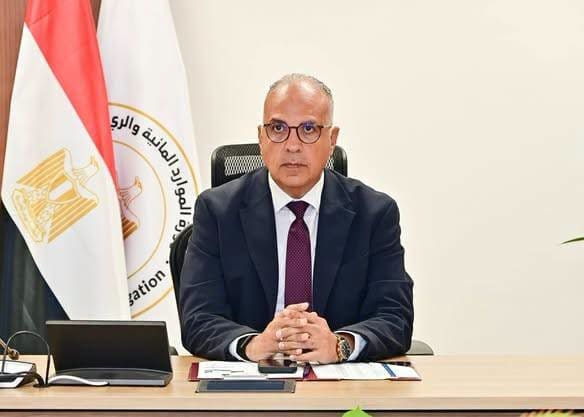وزير الموارد المائية والري يلتقي نائب مدير مركز الأبحاث التطبيقية للبيئة والاستدامة