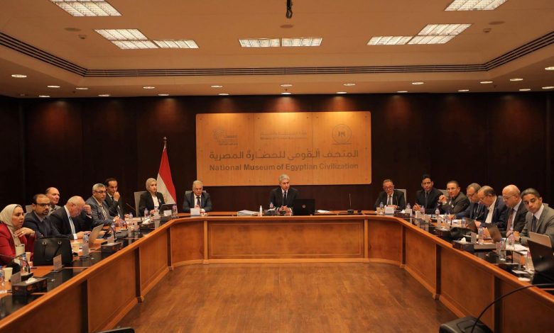 وزير السياحة والآثار يترأس اجتماع مجلس إدارة هيئة المتحف المصري الكبير