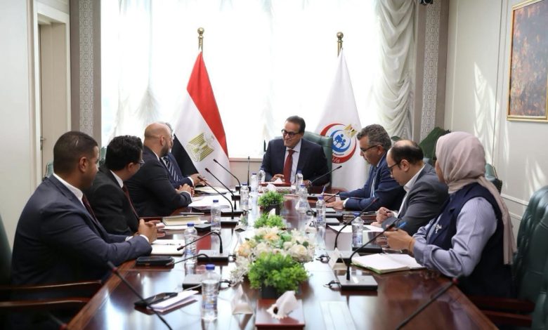 وزير الصحة يبحث مع وفد فيليبس العالمية تعزيز التعاون وتوطين صناعة الأجهزة الطبية المتقدمة في مصر
