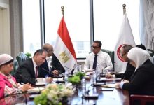 وزير الصحة يستقبل رئيس الجمعية العالمية لجراحات الجلوكوما