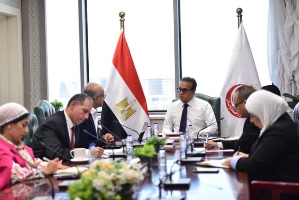 وزير الصحة يستقبل رئيس الجمعية العالمية لجراحات الجلوكوما