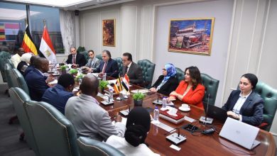 وزير الصحة يستقبل نظيره الأوغندي لبحث تعزيز التعاون الصحي بين البلدين