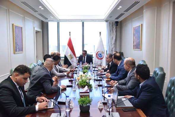 وزير الصحة يشهد توقيع بروتوكول تعاون مع هيلث كير لتوفير روبوتات جراحات المفاصل وتدريب الجراحين