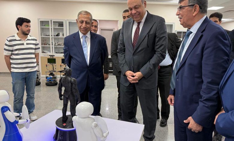 وزير الطيران المدني يتفقد فرع الأكاديمية العربية للعلوم والتكنولوجيا والنقل البحري بالعلمين الجديدة