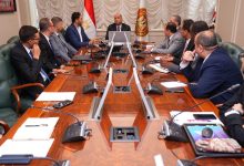 وزير العمل يستقبل مجموعة من شباب الجامعات المتطوعين لاستعراض رؤيتهم لتسويق خدمات الوزارة