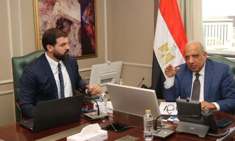 وزير الكهرباء يبحث مع شركة هيكا داتا وتحالفاً أمريكياً متطلبات التغذية الكهربائية لإقامة مشروع مراكز البيانات Data Center