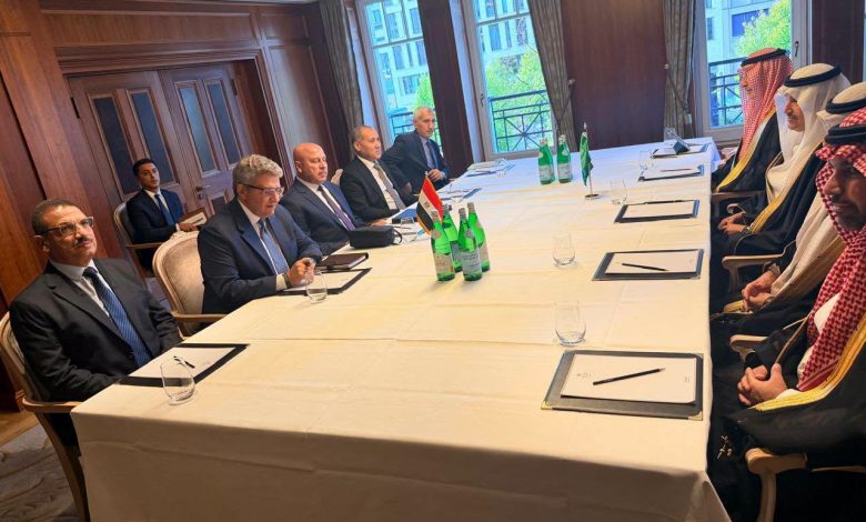 وزير النقل يبحث مع نظيره السعودي سبل تعزيز التعاون في مجالات النقل واللوجستيات والربط البحري