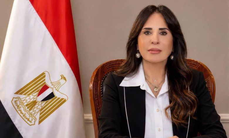 وزيرة الإسكان تتابع جهود رفع كفاءة الخدمات والتعامل مع الإشغالات والتعديات بمدينتي العاشر من رمضان وحدائق العاشر