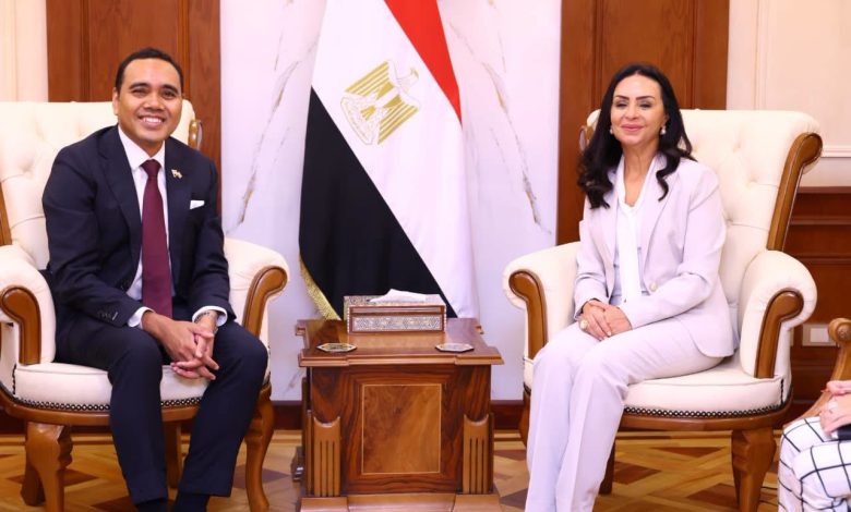 وزيرة التضامن الاجتماعي تستقبل وزير الدولة السنغافوري للشئون الخارجية والداخلية