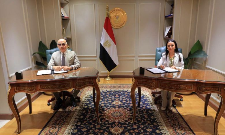 وزيرة التضامن الاجتماعي ورئيس جامعة عين شمس يوقعان بروتوكول تعاون لتدشين الدبلوم المهني للإرشاد والدعم النفسي للأطفال والمراهقين