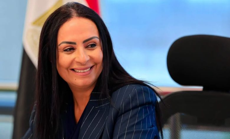 وزيرة التضامن الاجتماعي تكرم الإدارة العامة للتسويق والمعارض