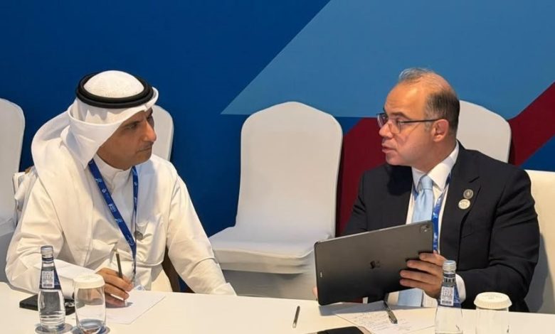 د. فريد يبحث مع وزير الدولة للشؤون الاقتصادية والاستثمار بدولة الكويت سبل تعزيز التعاون التجاري والاستثماري بين البلدين