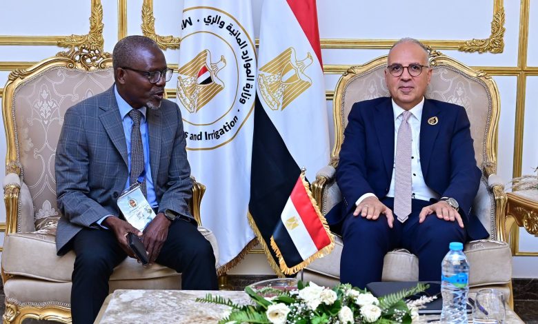 الدكتور سويلم يبحث مع رئيس هيئة المياه والصرف الصحي الليبيرية تعزيز التعاون في مجال المياه