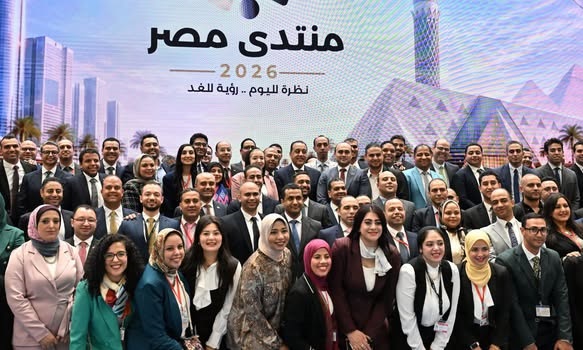 رئيس الوزراء يتوجه بالشكر لفرق العمل المُنظمة لـ "منتدى مصر 2026"