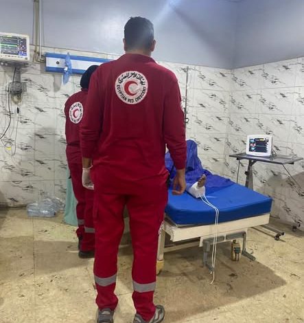 الهلال الأحمر المصري يقدم تدخلات إغاثية لمتضرري حادث الطريق الأوسطي باتجاه الضبعة
