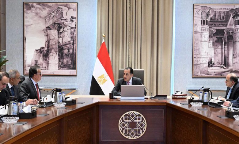رئيس الوزراء يتابع مستجدات جلسة صحة المواطن