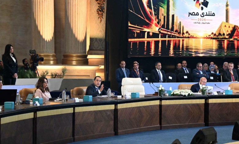 رئيس الوزراء يجيب باستفاضة عن تساؤلات المواطنين وشواغل الرأي العام حول قضايا التنمية الحضرية والعمرانية