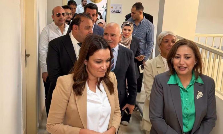 رئيس الوزراء يستعرض نتائج قافلة طبية شاملة نظمتها اللجنة الطبية العليا والاستغاثات بمجلس الوزراء