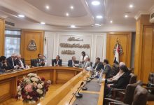 شعبة حماية البيئة بالغرفة التجارية للقاهرة تبحث مع وزارة العمل و«التأمينات» معوقات عمل الشركات