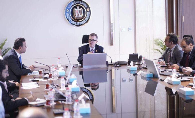 وزير التخطيط والتنمية الاقتصادية يعقد اجتماعا بشأن الاستعدادات لتعداد السكان والمنشآت 2028