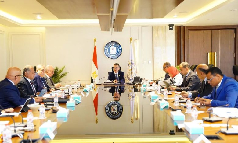 وزير التخطيط يترأس اجتماعًا لبحث الاستغلال الأمثل لأصول بنك الاستثمار القومي الناتجة عن تسوية التشابكات المالية