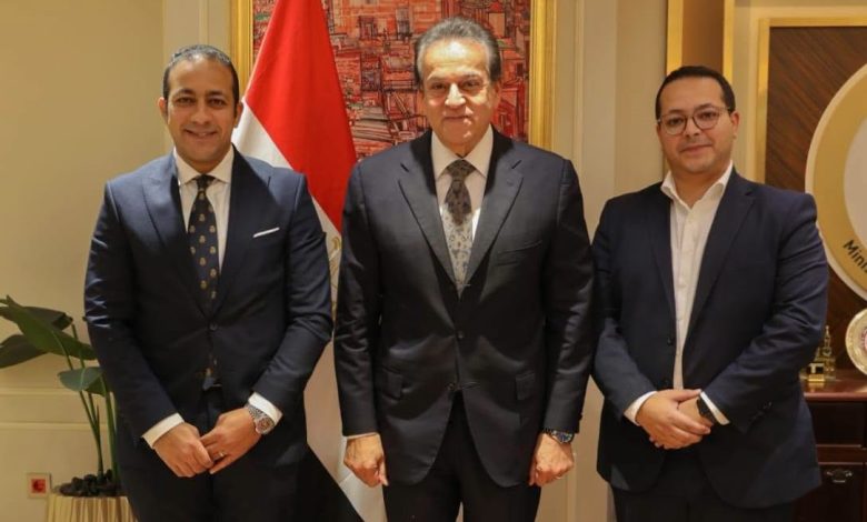 وزير الصحة يبحث مع «الرضوان» الشريك المعتمد لـ«سامسونج» توطين صناعة أجهزة الموجات فوق الصوتية وتصديرها لأفريقيا