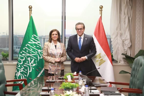 وزير الصحة يستقبل المدير الإقليمي لمنظمة الصحة العالمية لشرق المتوسط والمرشحة لمنصب المدير العام