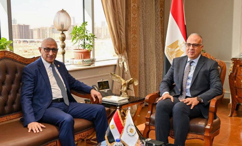 وزير الموارد المائية والري ومحافظ شمال سيناء يبحثان موقف المشروعات المائية بنطاق محافظة شمال سيناء