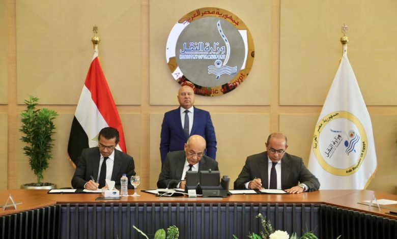 وزير النقل يشهد توقيع مذكرة تفاهم بين الهيئة العامة لميناء الإسكندرية وشركتي حسن علام للمرافق